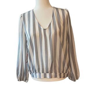 Monteri Pullover Blouse Long Sleeve V Neck SZ M NWT